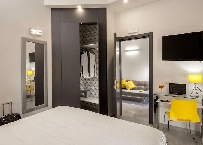 Gcf Luxury Suites, Roma