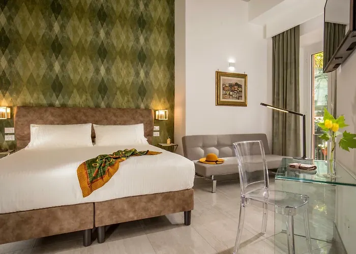 Gcf Luxury Suites, 4*